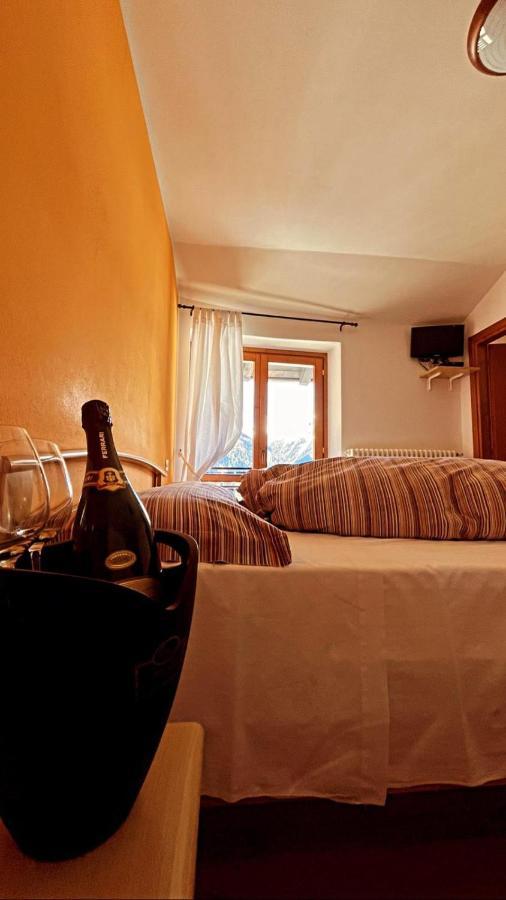 Hotel Sasso Nero Chiesa in Valmalenco Exterior foto