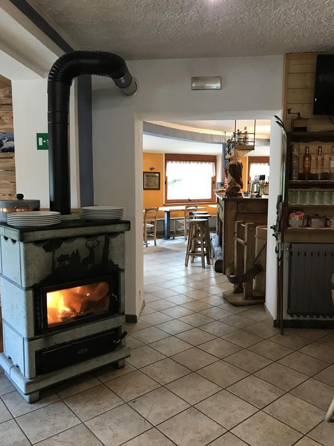 Hotel Sasso Nero Chiesa in Valmalenco Exterior foto