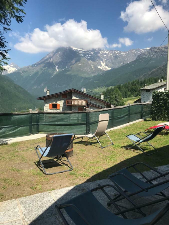 Hotel Sasso Nero Chiesa in Valmalenco Exterior foto